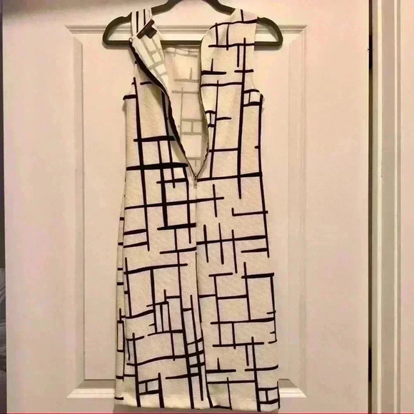 Patterned Midi Dress - Picture 3 of 4